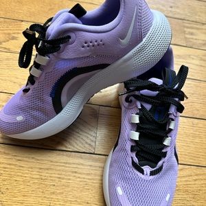 Nike Escape New size 6.5 US women